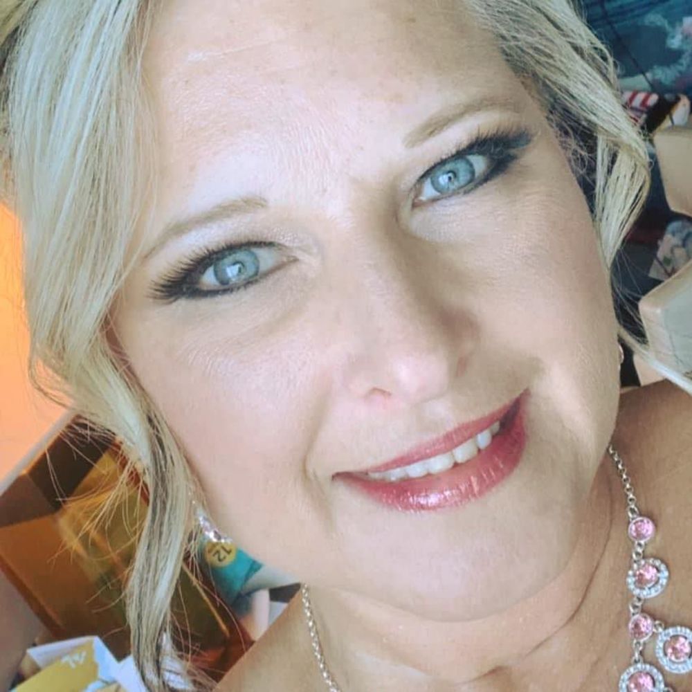 Meet your Posher, Debbie